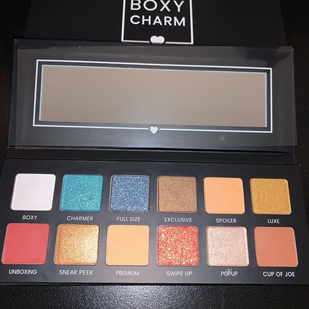 BoxyCharm Brand Eyeshadow Palette